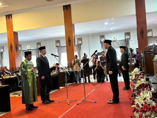 Pengucapan Sumpah/ Janji Pengganti Antarwaktu Anggota DPRD Kabupaten Karanganyar Masa Keanggotaan Tahun 2024 – 2029